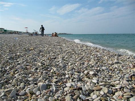 incontri gay pesaro|Breve guida alle spiagge gay nelle Marche 2023